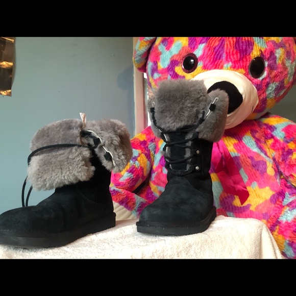 UGG - Picture 6 of 6